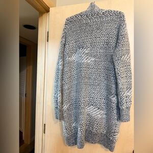 Banana Republic sz M sweater coat black white